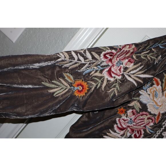 Kayla Seo size xxl embroidered velvet kimono NWOT - Picture 3 of 9